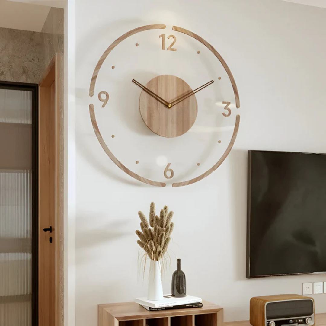 Moderne houten wandklok in Scandinavische stijl