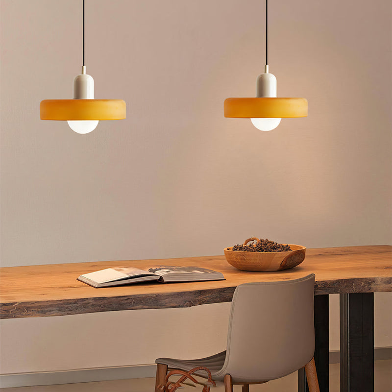 Hanglamp Van Gekleurd Glas In Retro Stijl