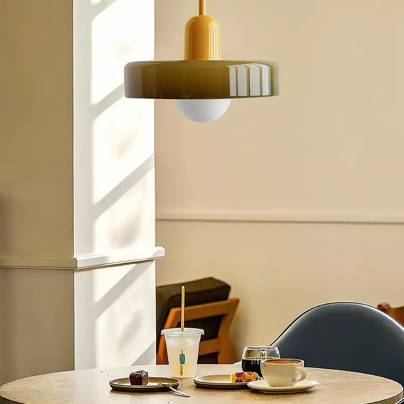 Hanglamp Van Gekleurd Glas In Retro Stijl