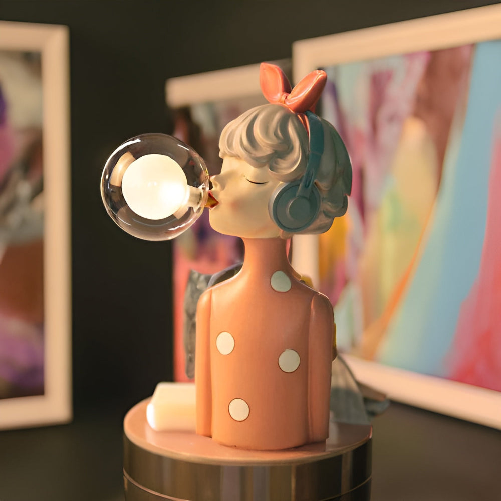 Decoratieve Tafellamp Met Meisjesfiguur En Glazen Bol