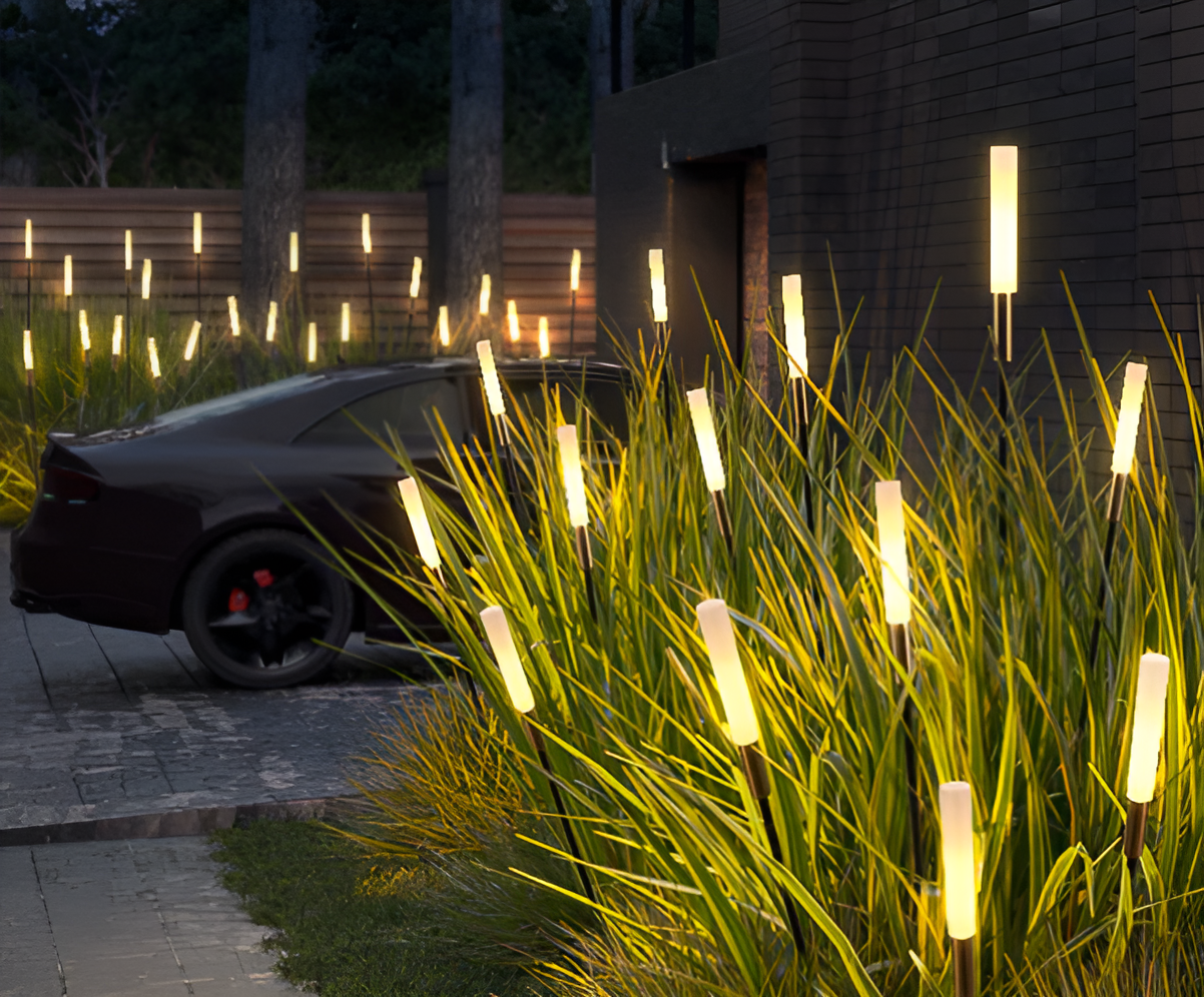 Solar Tuinverlichting Met Moderne Slanke LED Staven
