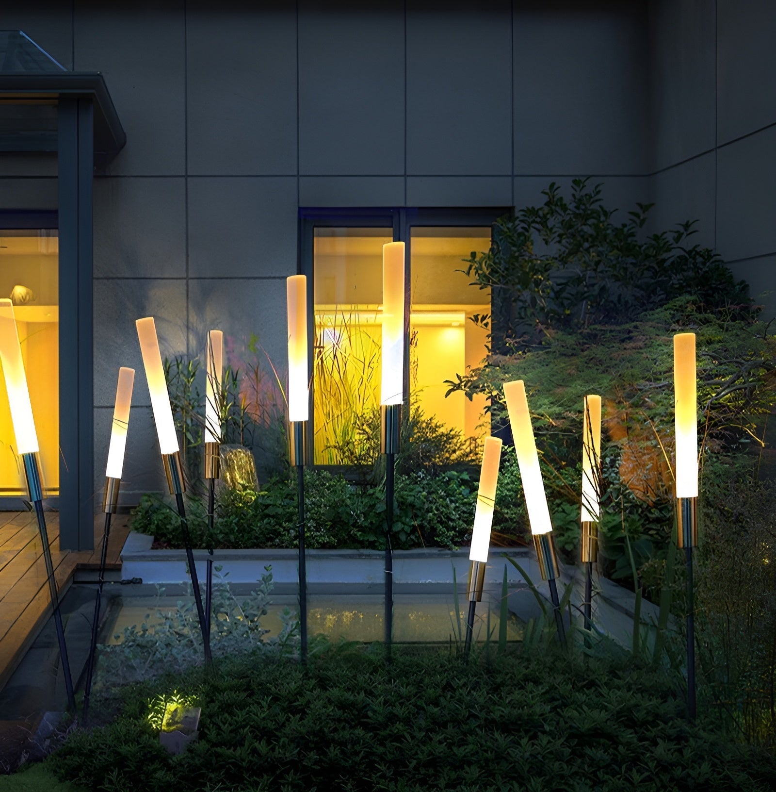 Solar Tuinverlichting Met Moderne Slanke LED Staven