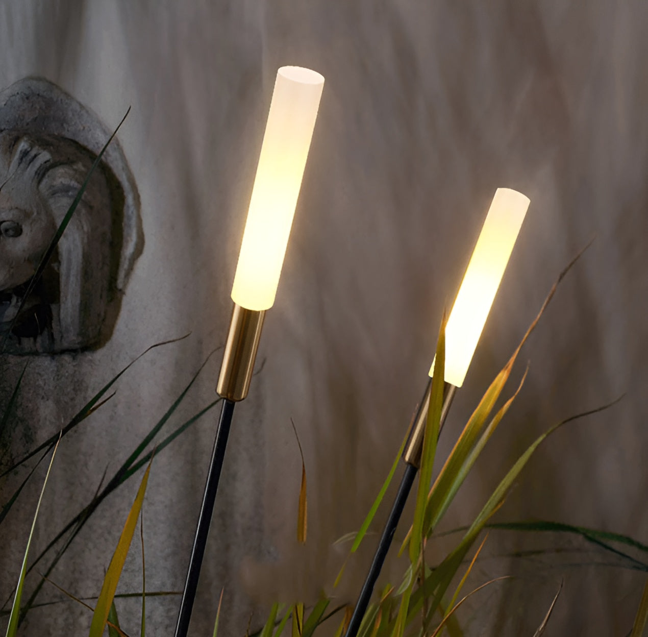 Solar Tuinverlichting Met Moderne Slanke LED Staven