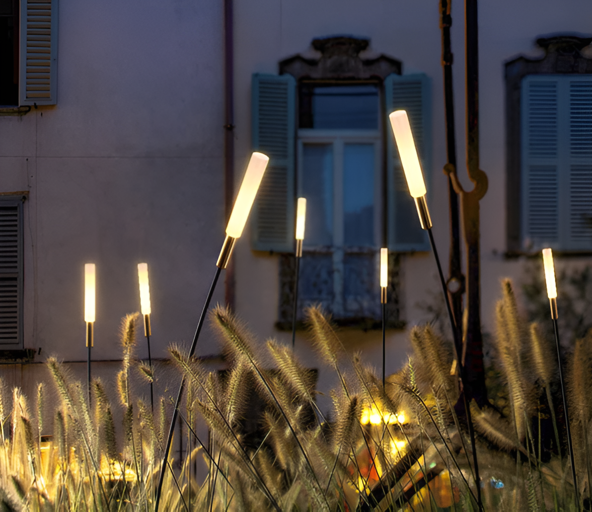 Solar Tuinverlichting Met Moderne Slanke LED Staven