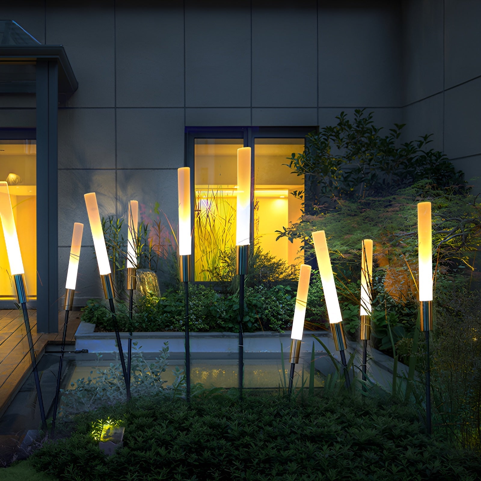 Solar Tuinverlichting Met Moderne Slanke LED Staven