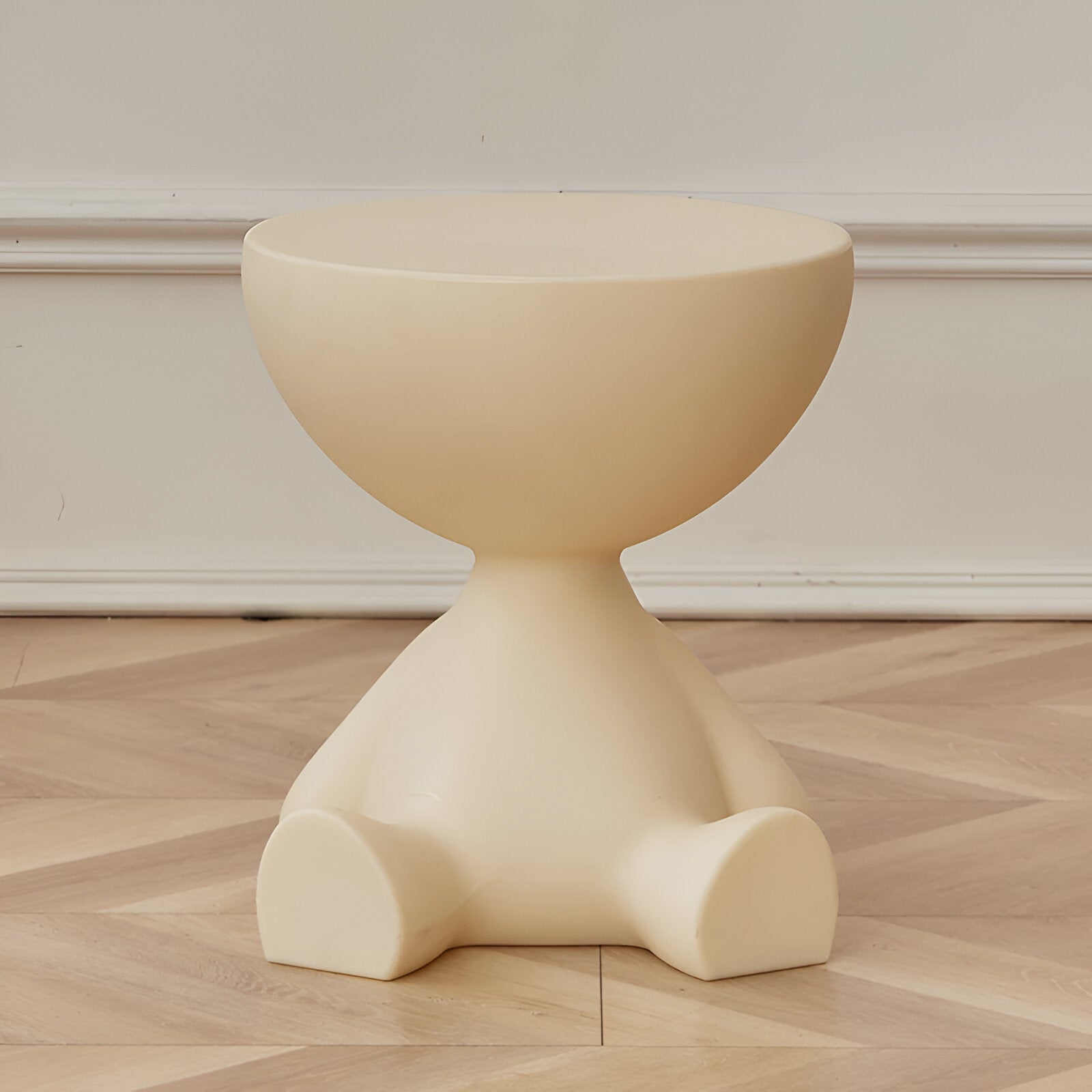 Moderne ronde bijzettafel met speels design