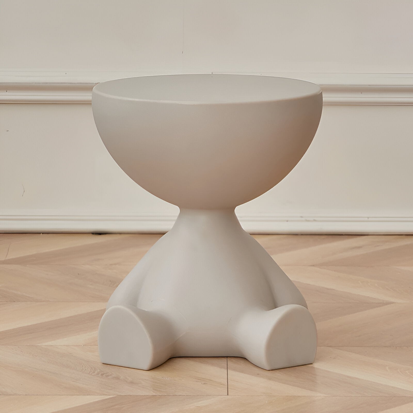 Moderne ronde bijzettafel met speels design
