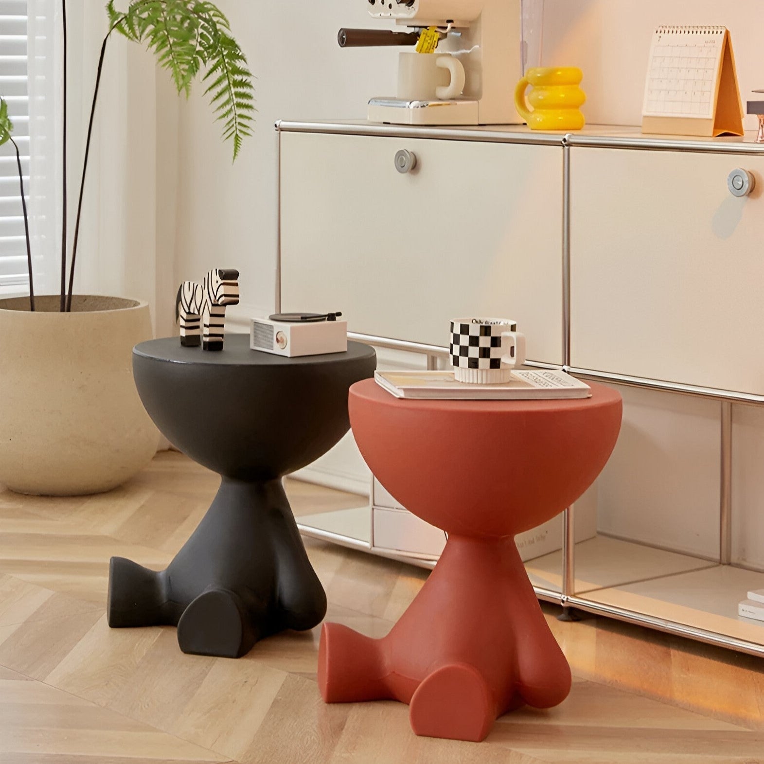 Moderne ronde bijzettafel met speels design