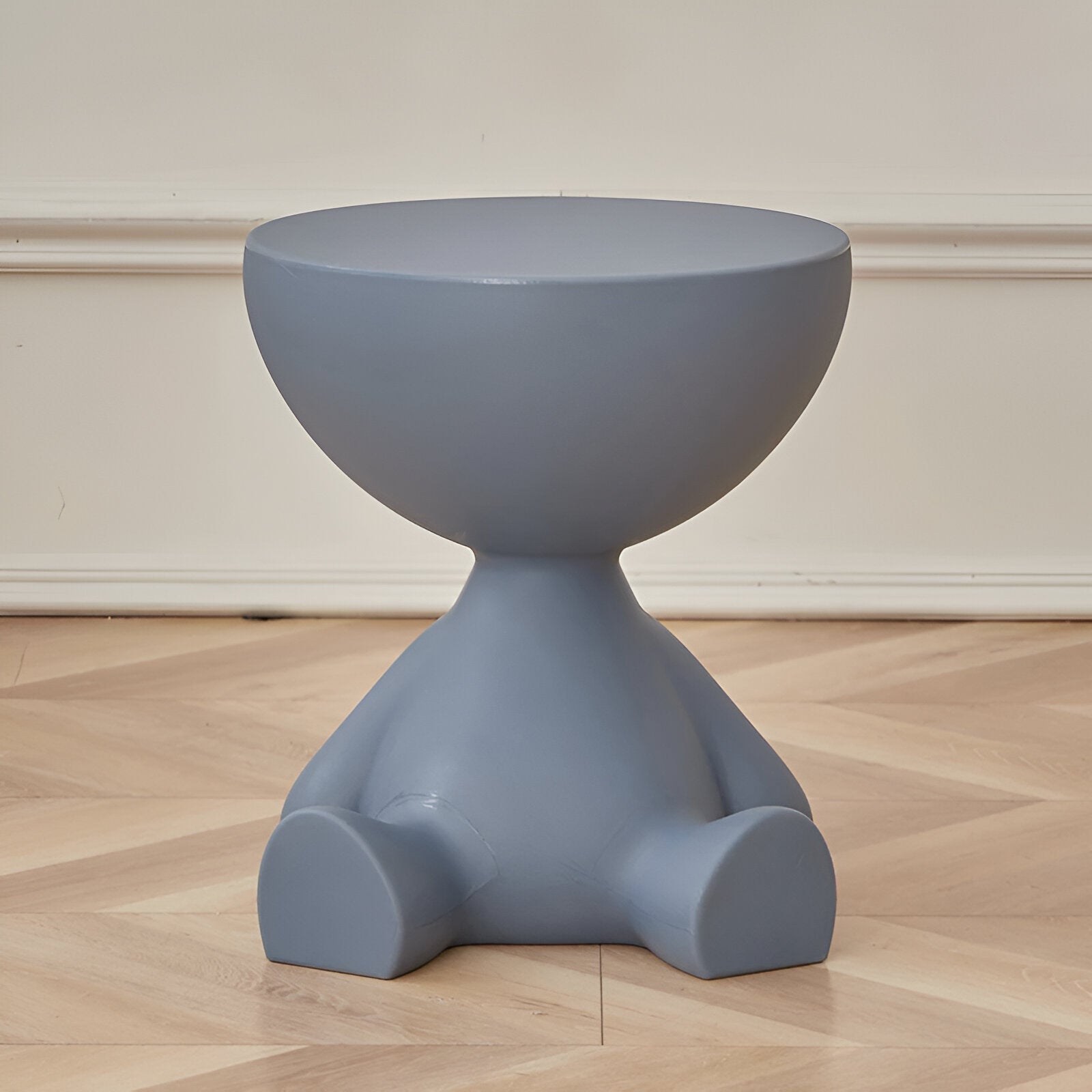 Moderne ronde bijzettafel met speels design