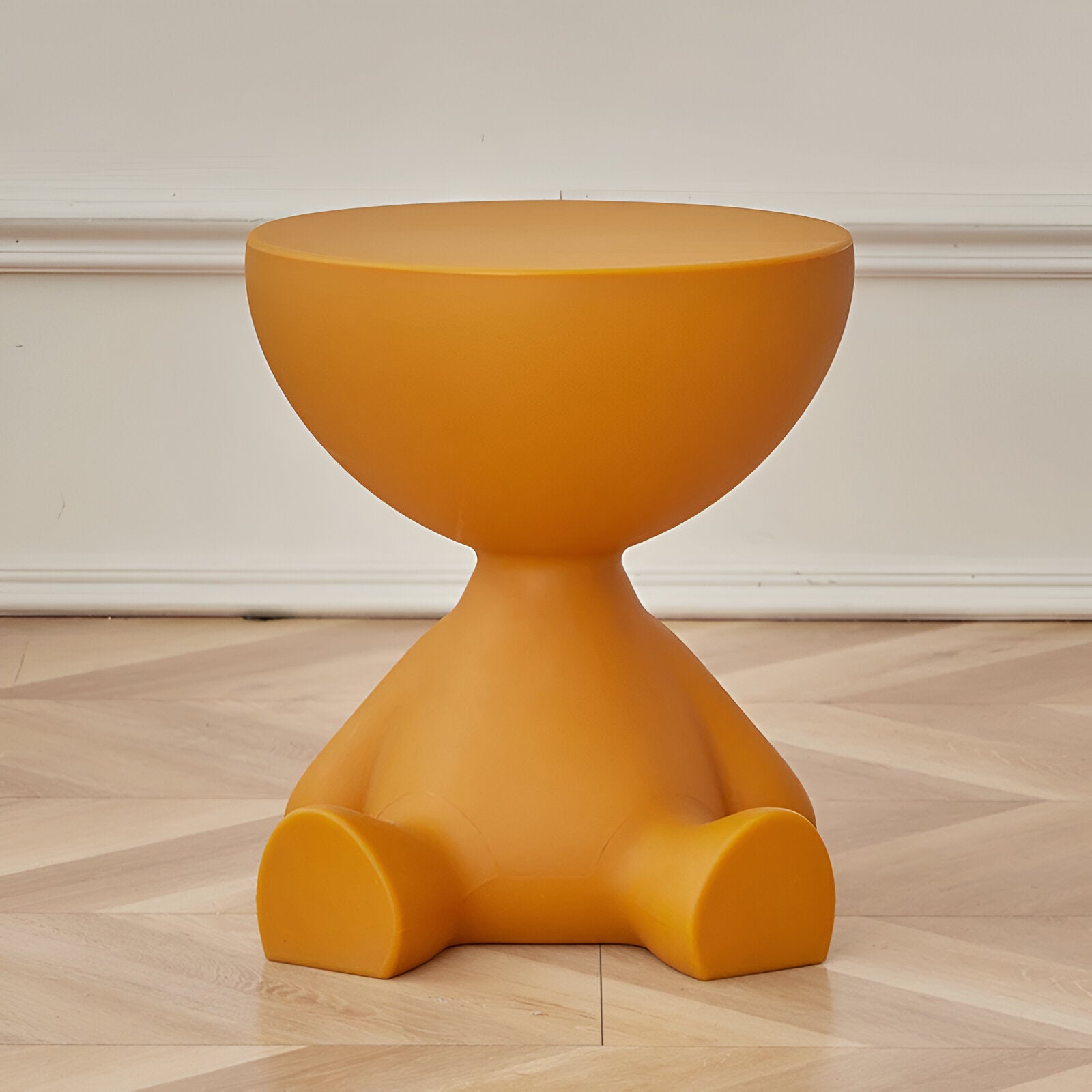 Moderne ronde bijzettafel met speels design