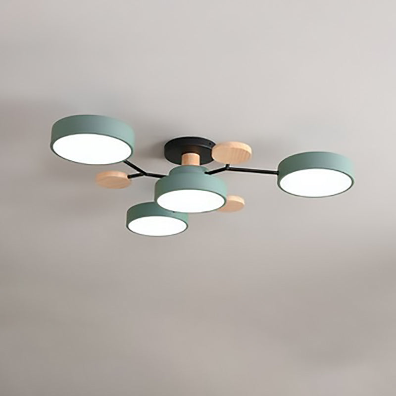 Scandinavische Plafondlamp Met Houten Accenten