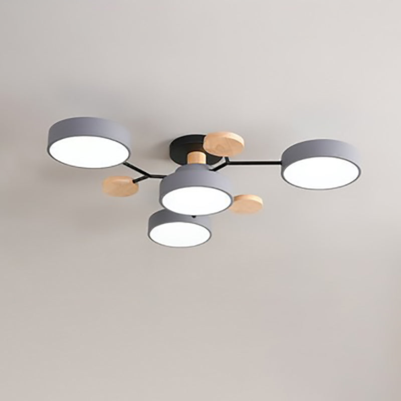 Scandinavische Plafondlamp Met Houten Accenten