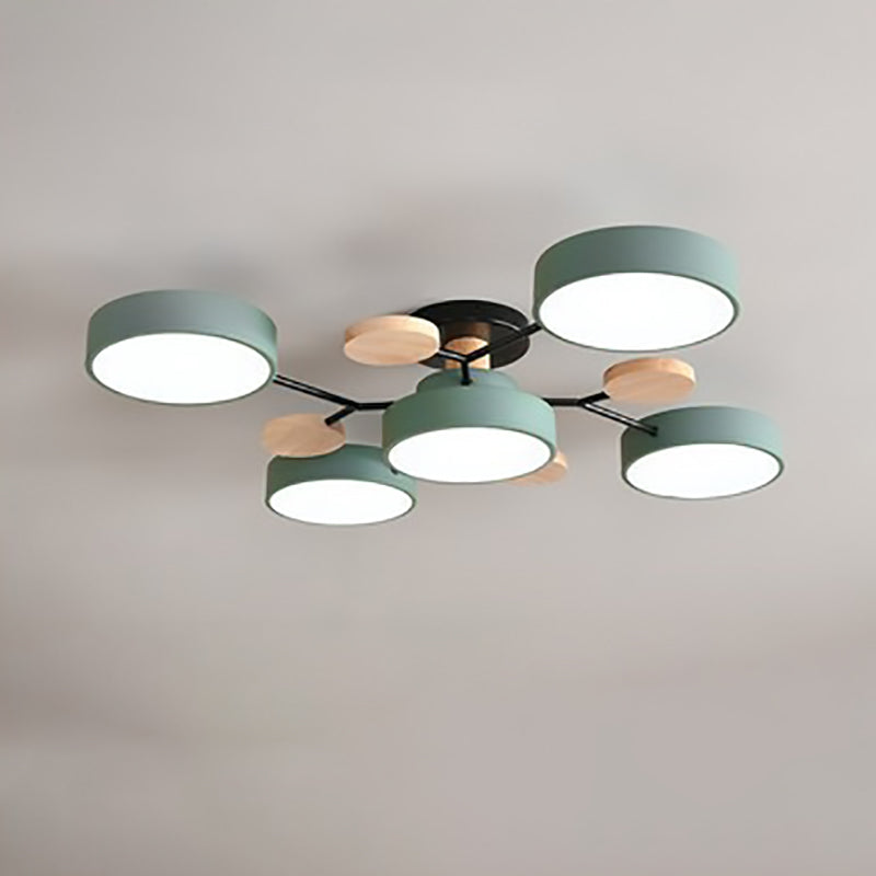 Scandinavische Plafondlamp Met Houten Accenten