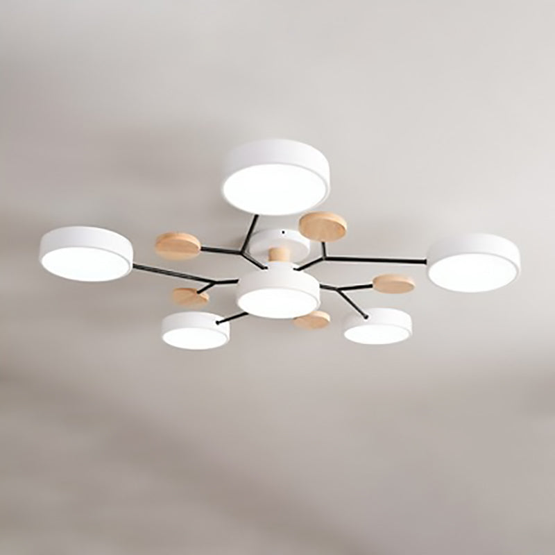 Scandinavische Plafondlamp Met Houten Accenten