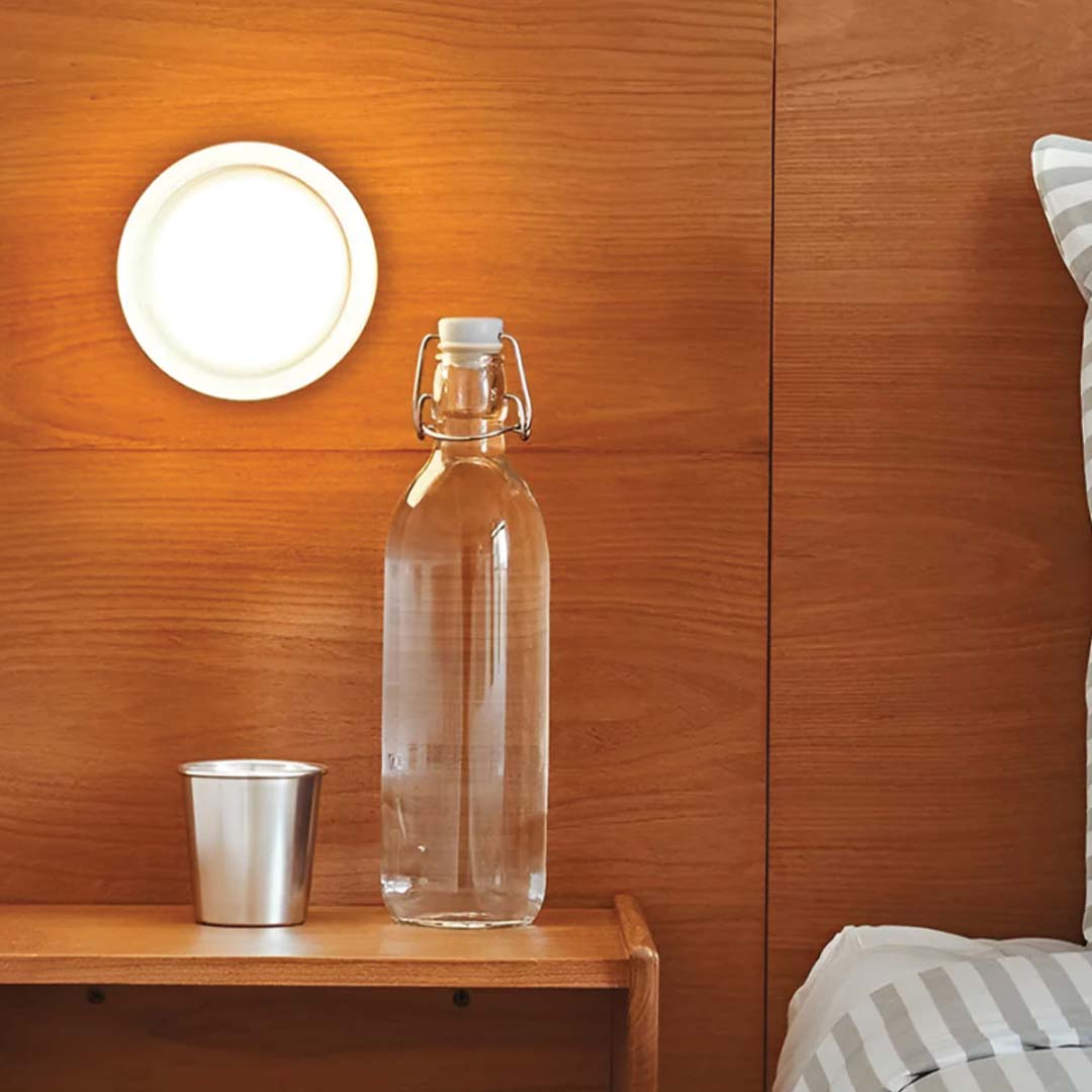 Moderne Ronde Wandlamp Van Gekleurd Glas