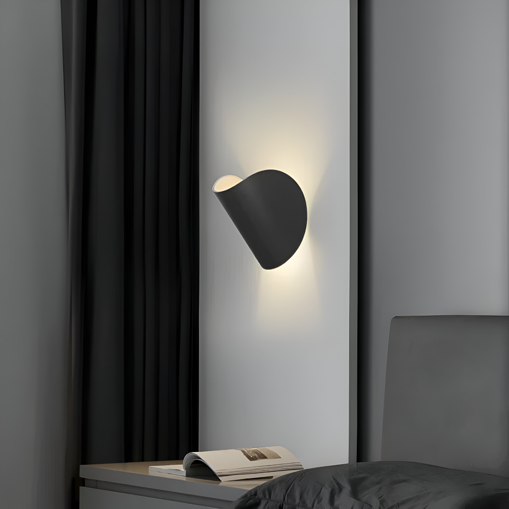 Draaibare Metalen Wandlamp In Curve Vorm