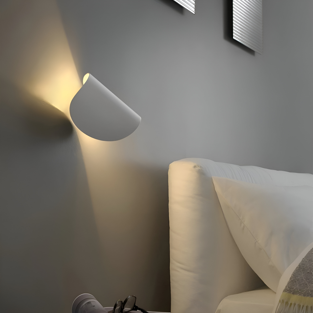 Draaibare Metalen Wandlamp In Curve Vorm