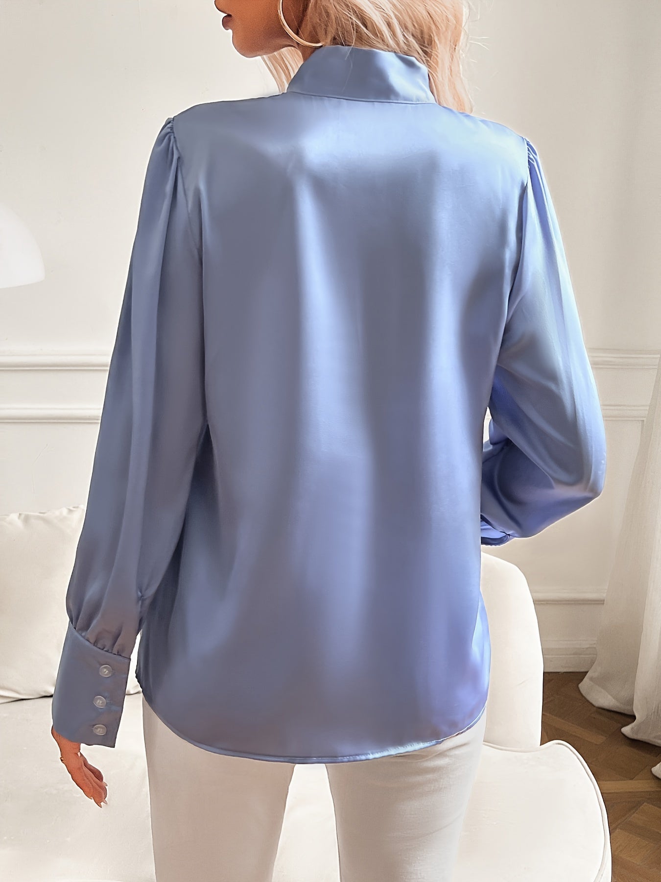 Elegante Dames Satijnen Blouse Met Strik En Lange Mouwen