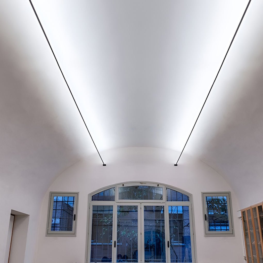 Stijlvolle plafondlamp met slanke LED-lijn