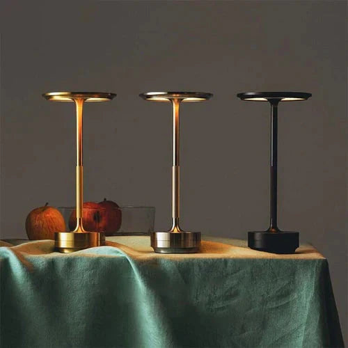 Moderne Draadloze Tafellamp In Scandinavische Stijl