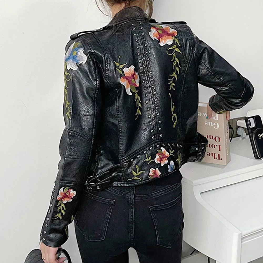 Laura - Chique Jas met Bloemendesign