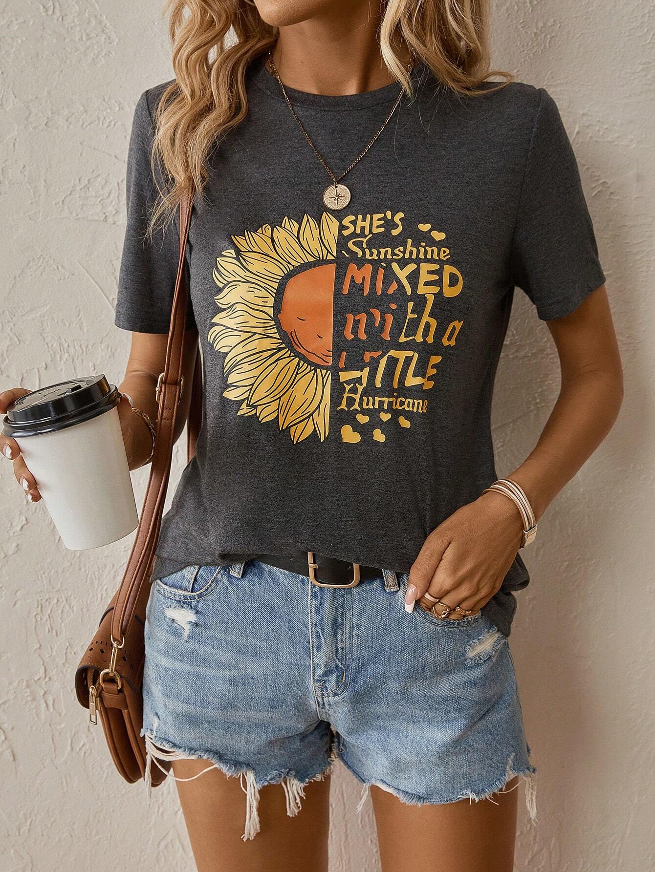 Benita - Grafisch zonnebloemen T-shirt