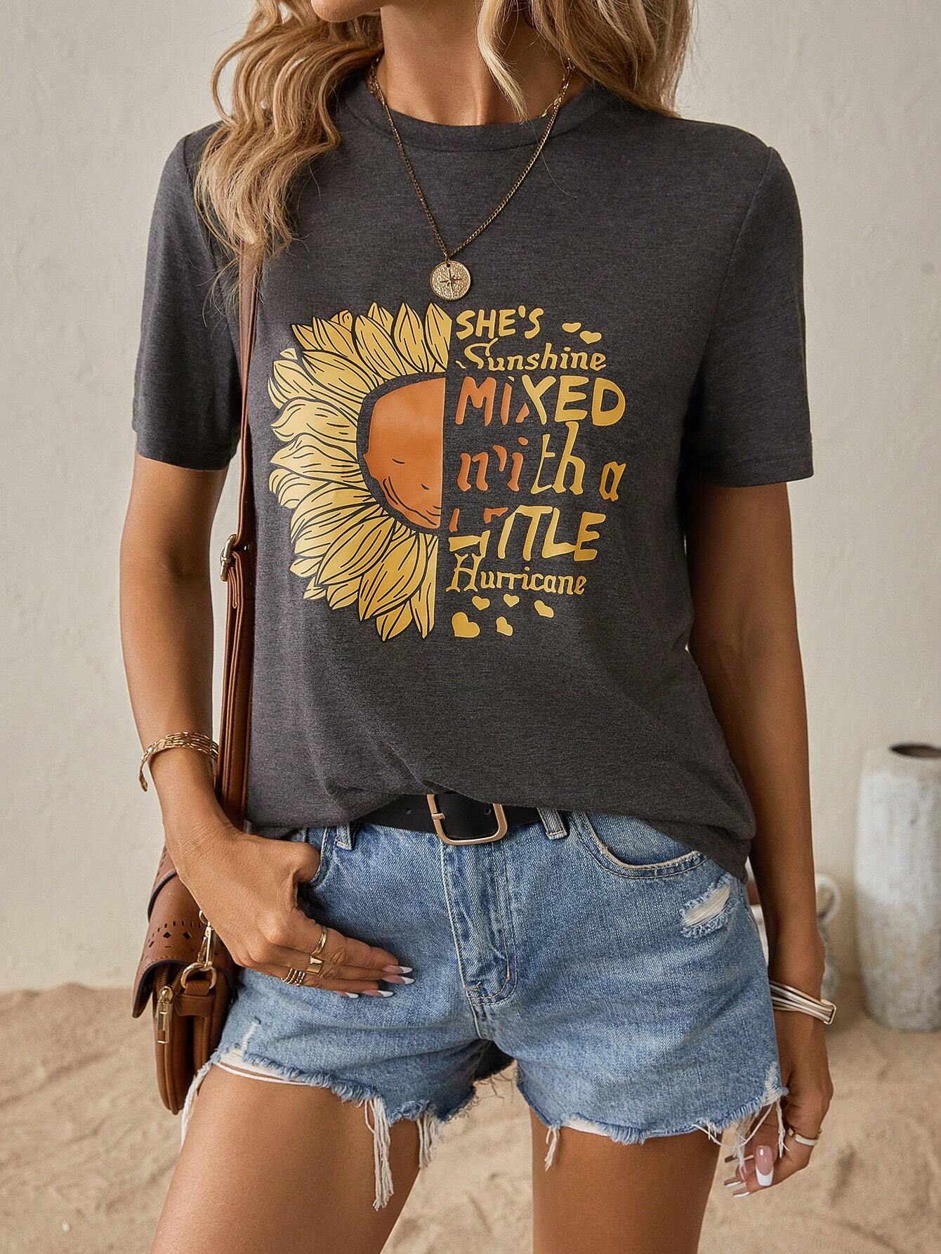 Benita - Grafisch zonnebloemen T-shirt