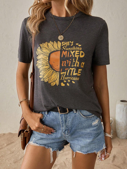 Benita - Grafisch zonnebloemen T-shirt