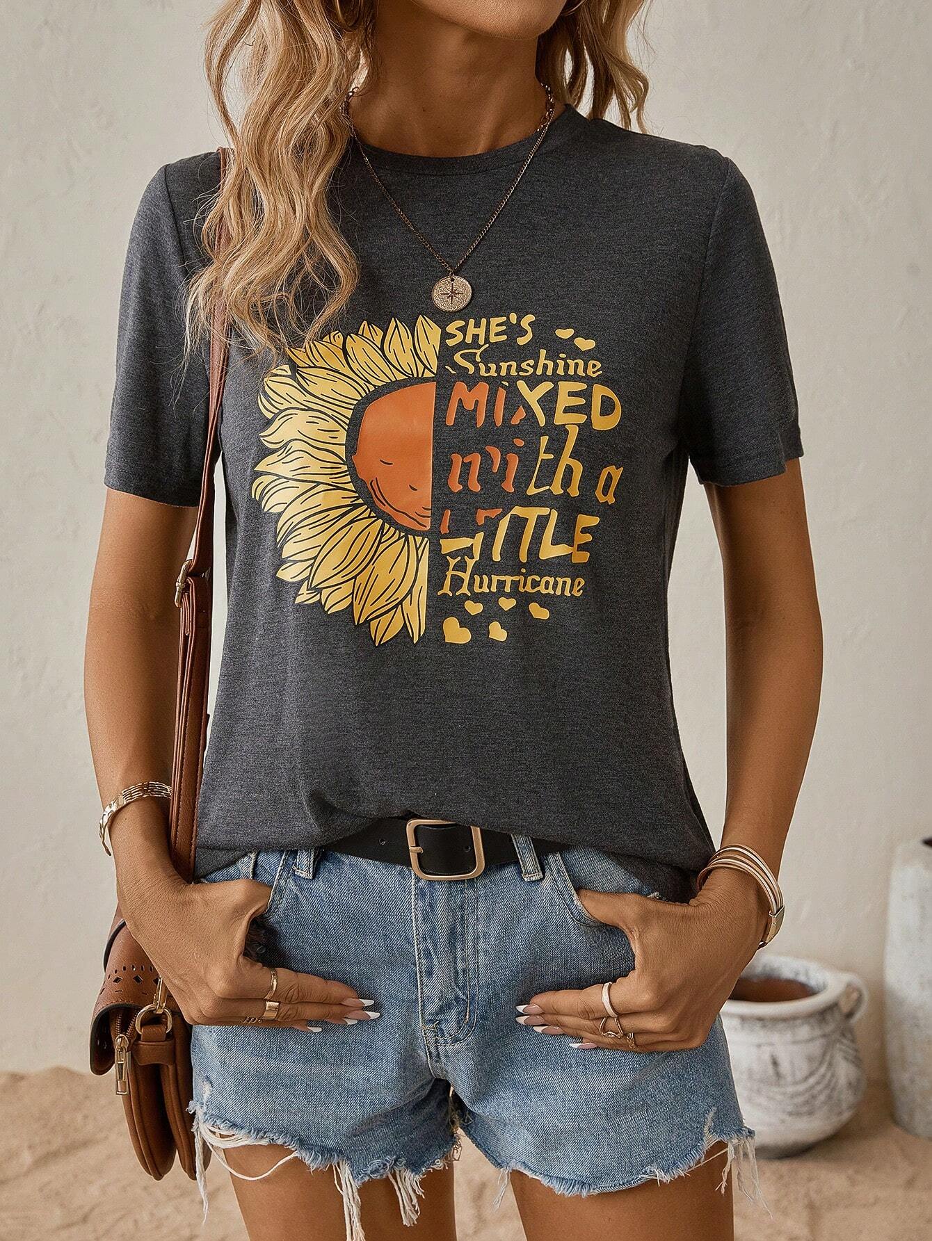 Benita - Grafisch zonnebloemen T-shirt
