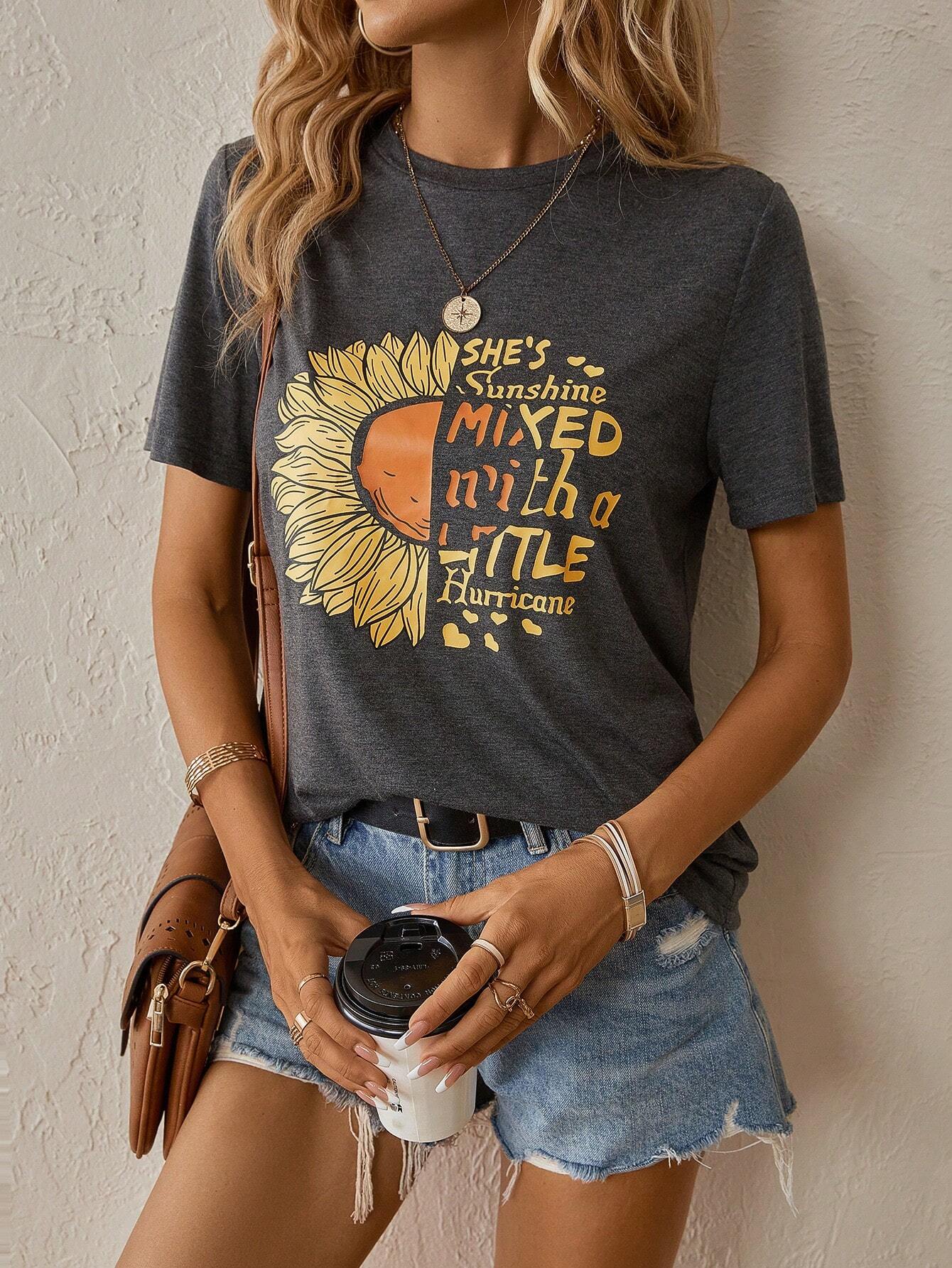 Benita - Grafisch zonnebloemen T-shirt