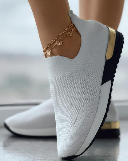 Wenlora - Slip-On Gebreide Sneakers met Gouden Accenten