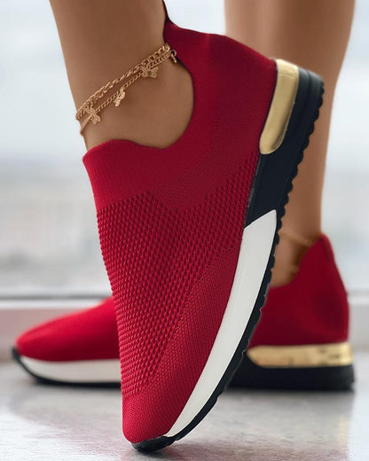 Wenlora - Slip-On Gebreide Sneakers met Gouden Accenten