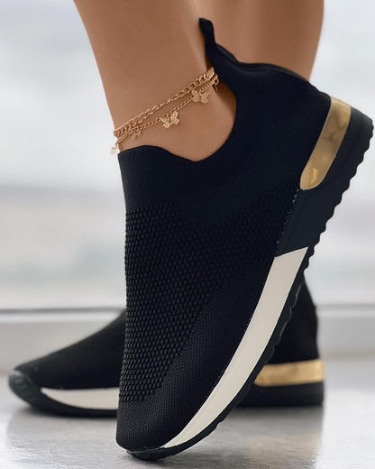 Wenlora - Slip-On Gebreide Sneakers met Gouden Accenten