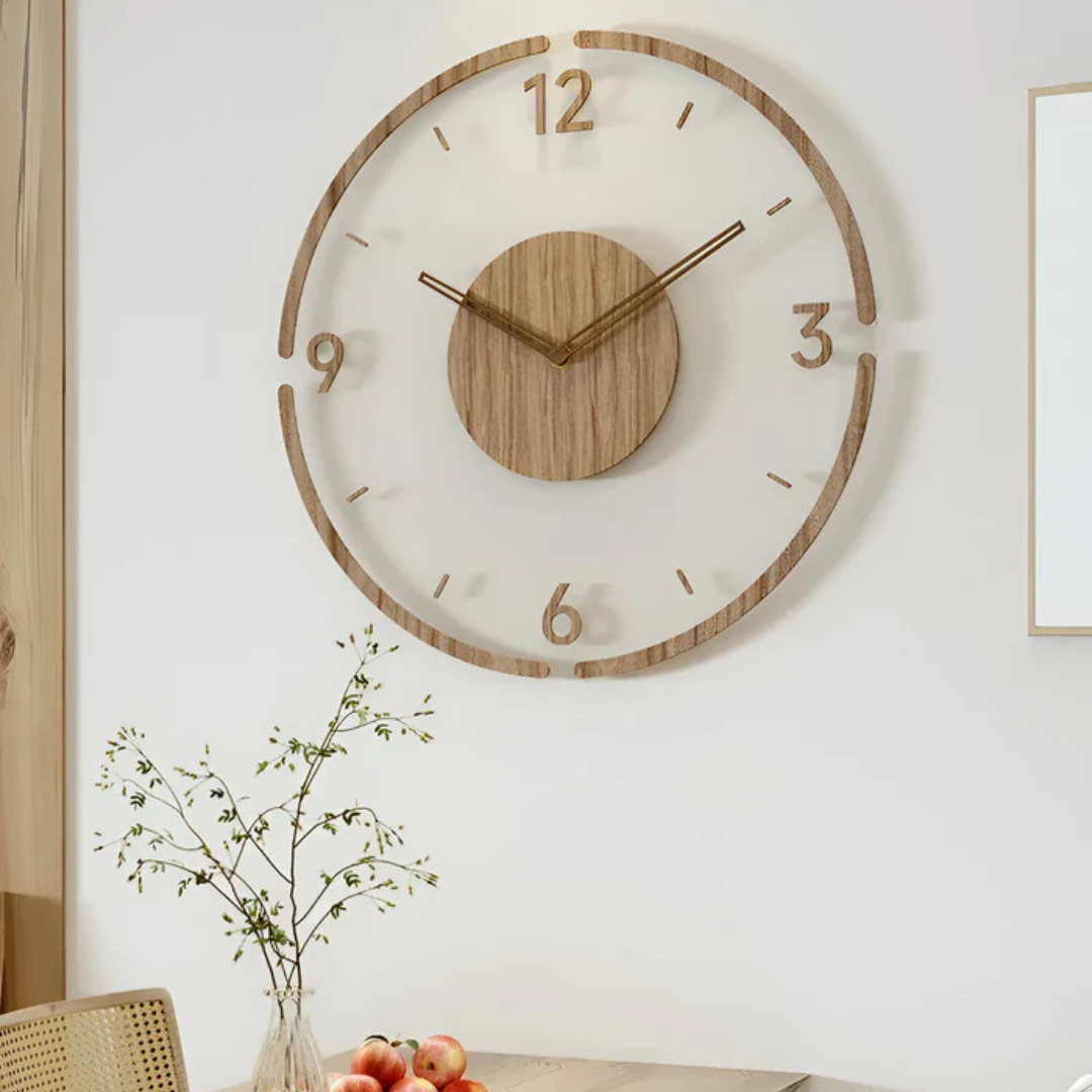 Moderne houten wandklok in Scandinavische stijl
