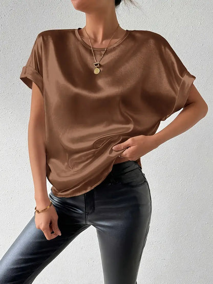 Katerina - Satijn afwerking T-shirt met opgerolde mouwen voor dames