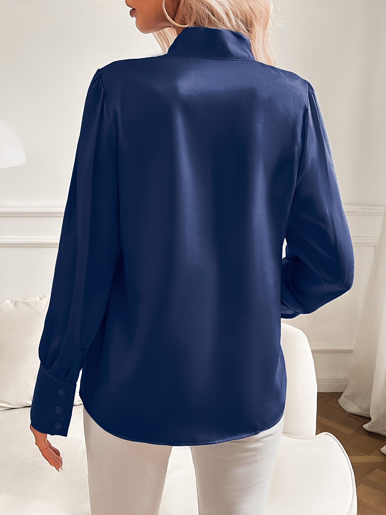 Elegante Dames Satijnen Blouse Met Strik En Lange Mouwen