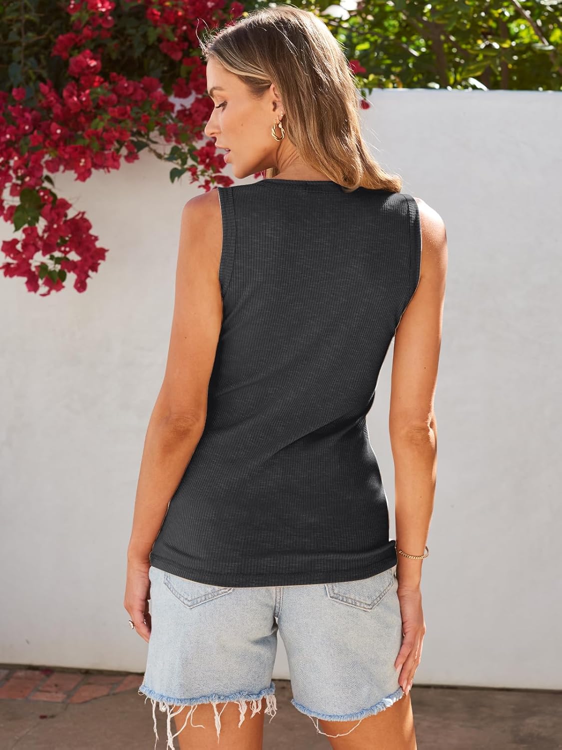 Marzena - Mouwloze, geknoopte, geribde tanktop voor dames