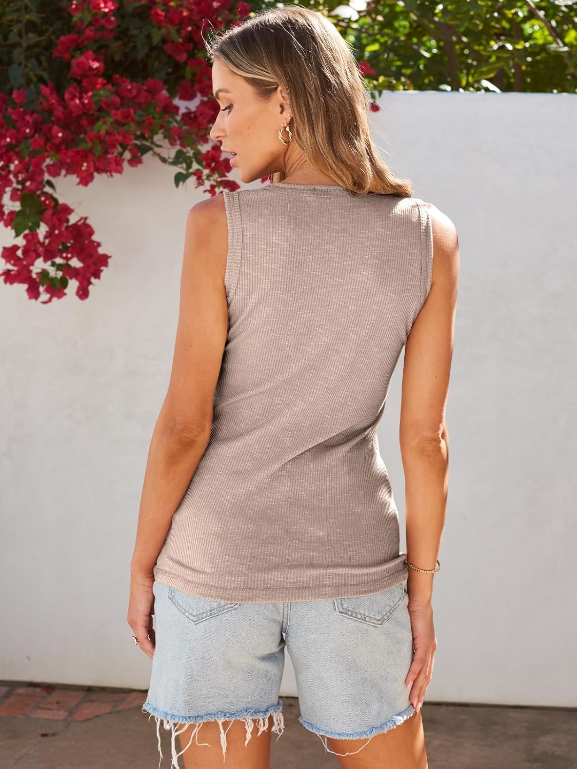 Marzena - Mouwloze, geknoopte, geribde tanktop voor dames