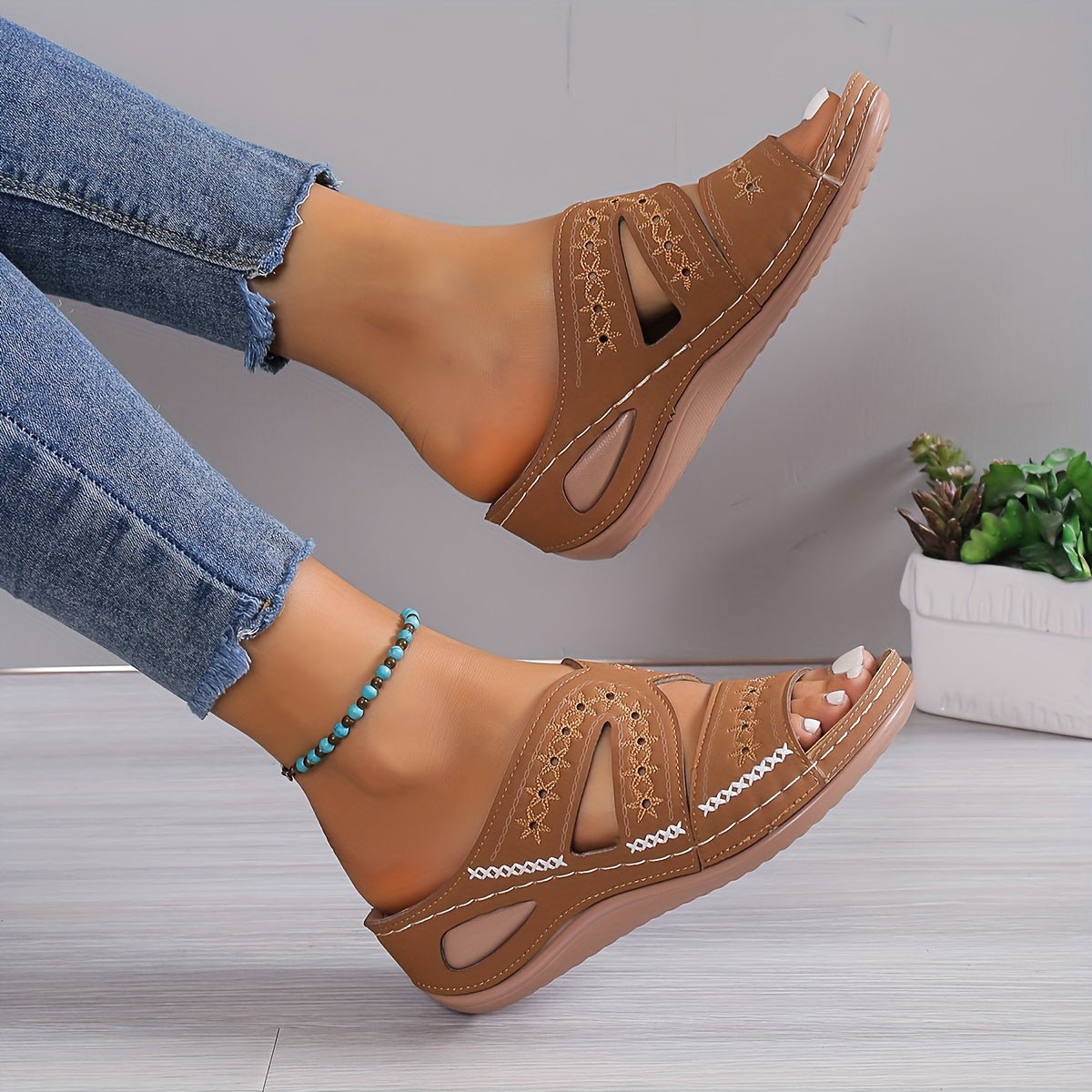 Zofia - Orthopedische Sandalen met Uitsnijdingen en Gevoerde Sleehak