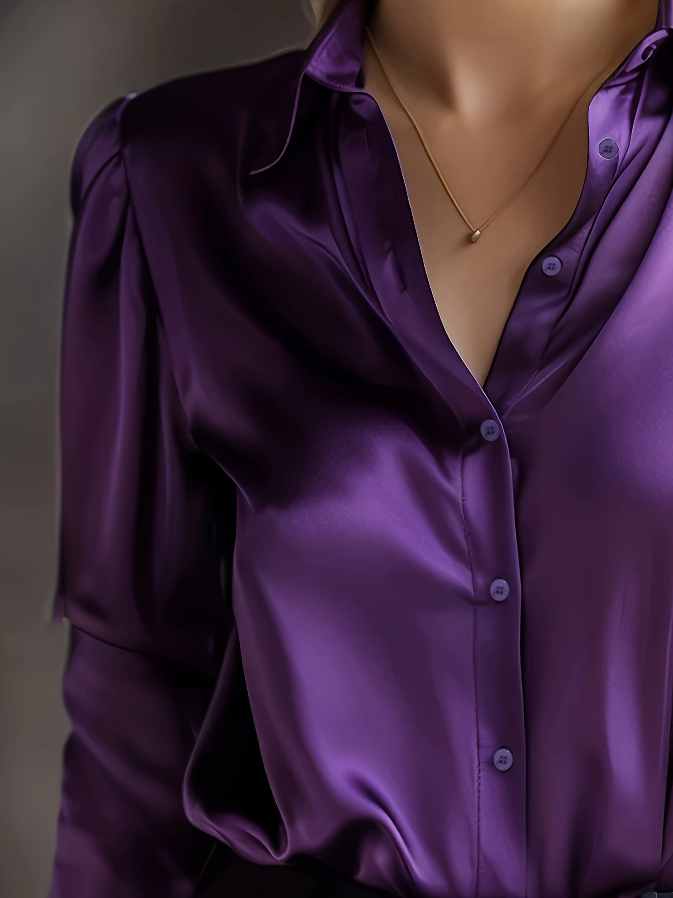 Luxe Satijnen Dames Blouse Met Knoopsluiting En Lange Mouwen