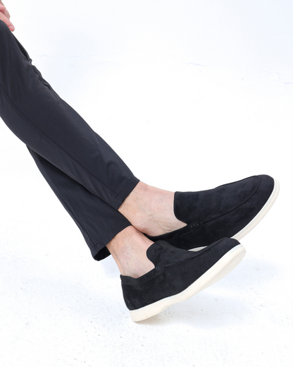 Stijlvolle Heren 3 Delige Set Polo met Lange Mouwen Broek en Suède Loafers