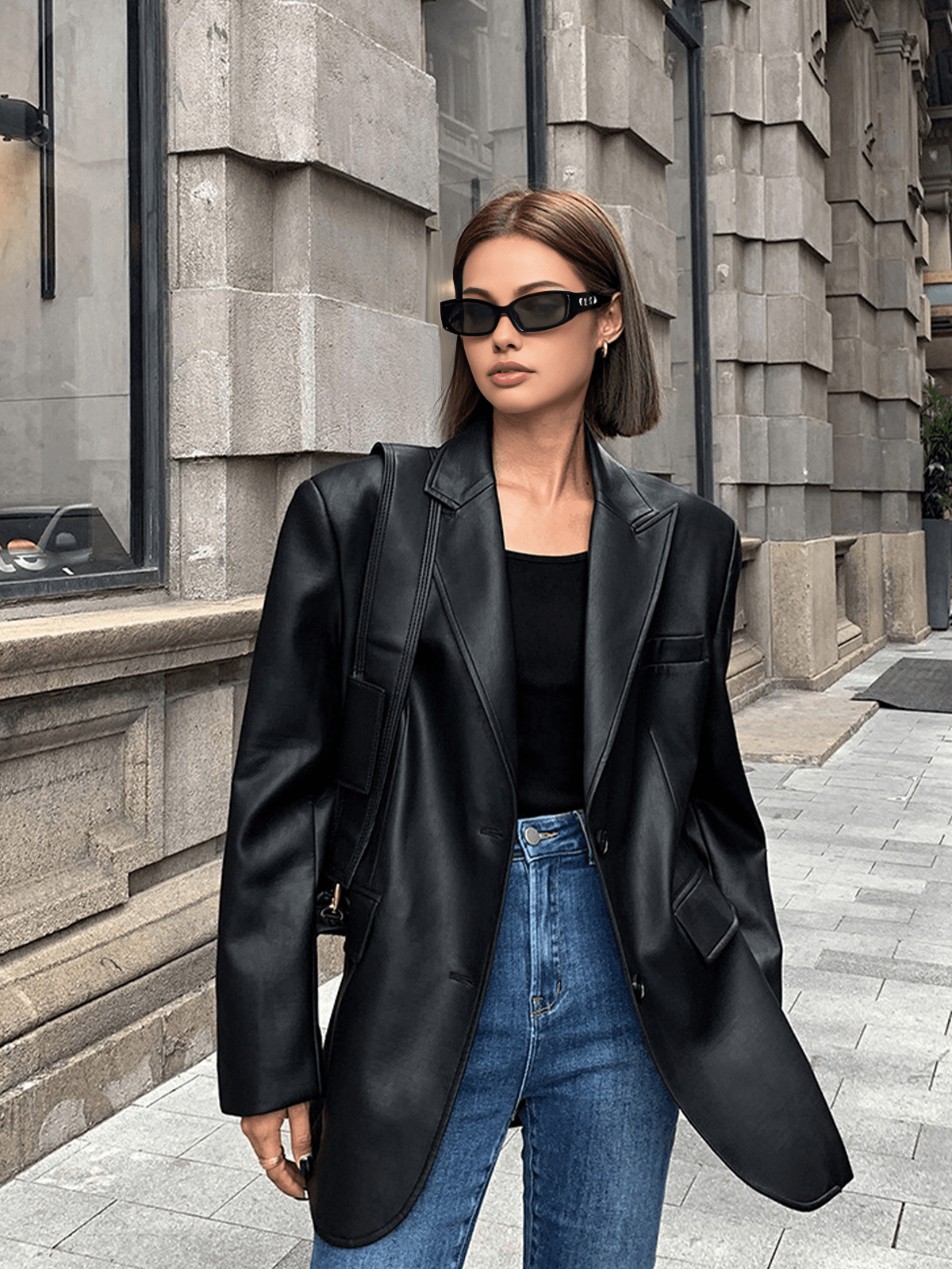 Caroline - Blazer van oversized imitatieleer met schouderdetails voor dames