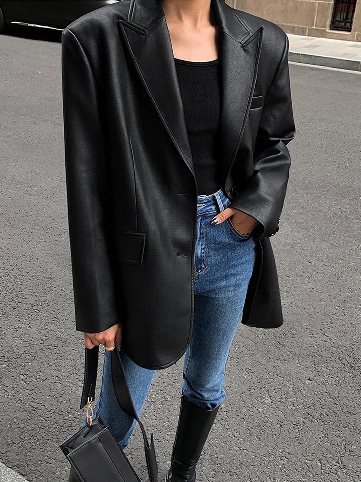 Caroline - Blazer van oversized imitatieleer met schouderdetails voor dames