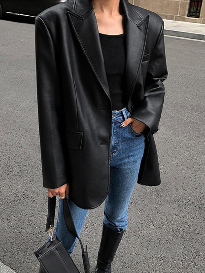 Caroline - Blazer van oversized imitatieleer met schouderdetails voor dames