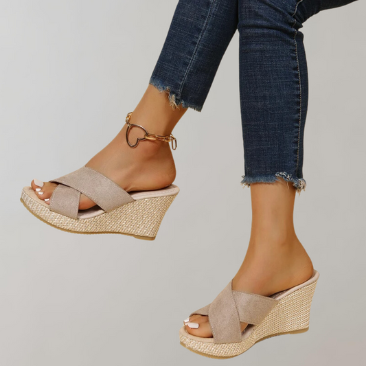 Gloria - sandalen met sleehak en zachte kruisband