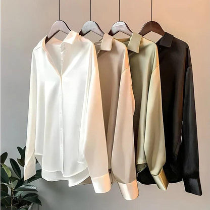 Celeste – Satijnen Blouse met Oversized Pasvorm en Lange Mouwen