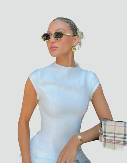 Stijlvolle Dames Zonnebril Met Rond Montuur En Luxe Details