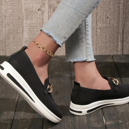 Leonie - Elegante Slip-On Loafers met Ketting Detail