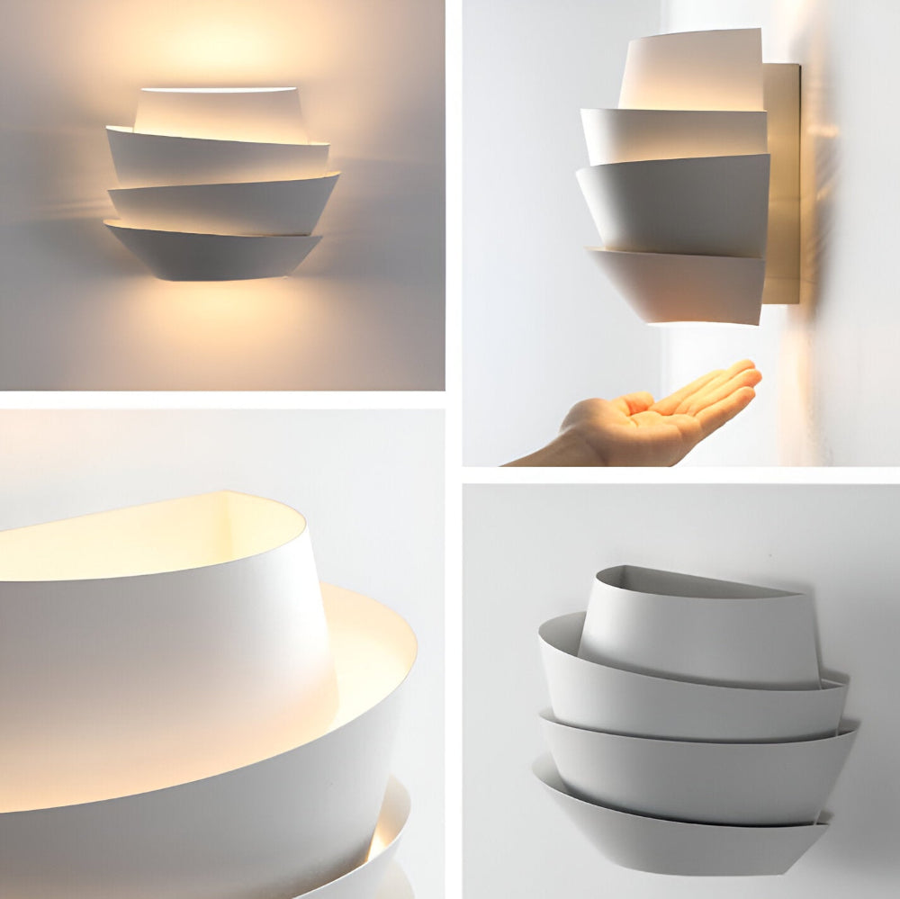 Scandinavische Wandlamp Met Gelaagd Design En Dubbele Lichtbundel