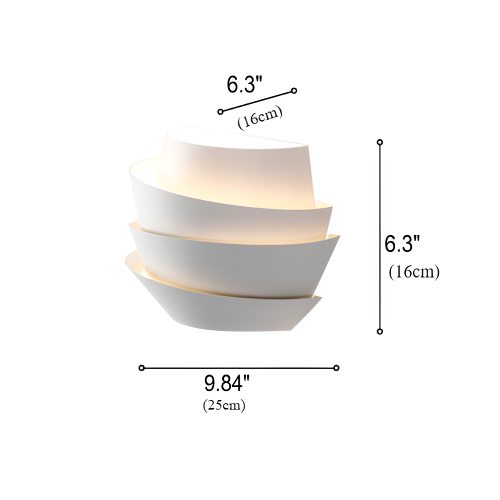 Scandinavische Wandlamp Met Gelaagd Design En Dubbele Lichtbundel